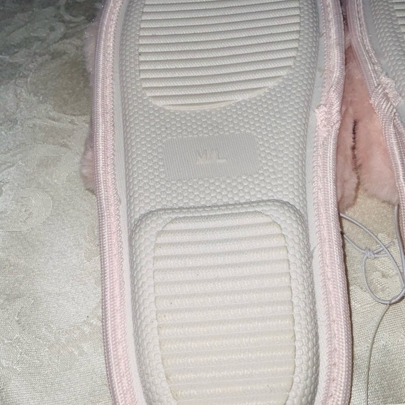 Splendid Pink Furry Criss Cross Open Toe Slip On Slippers Shoes M/L - Picture 5 of 7